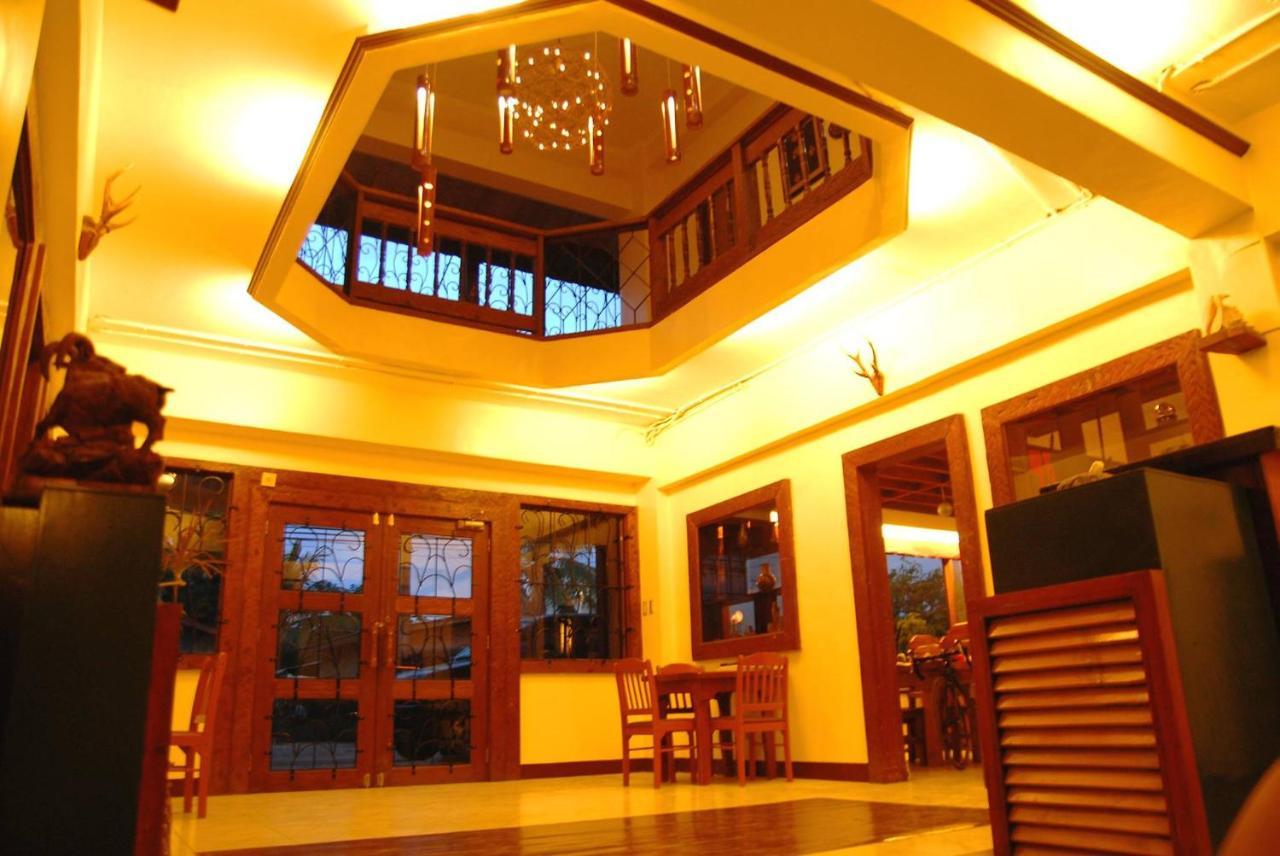 Centro Mactan Suites Lapu-Lapu City Esterno foto