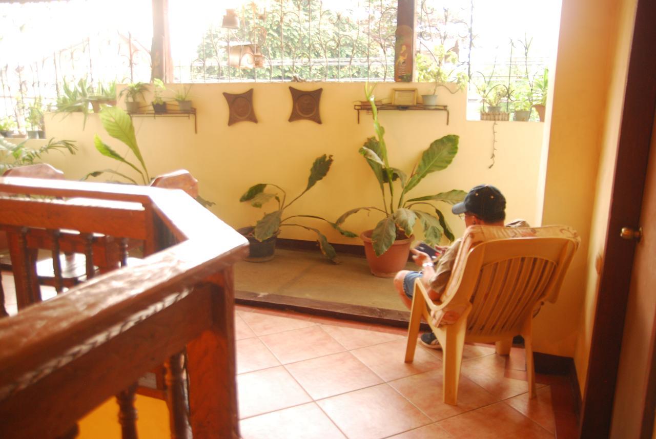 Centro Mactan Suites Lapu-Lapu City Esterno foto