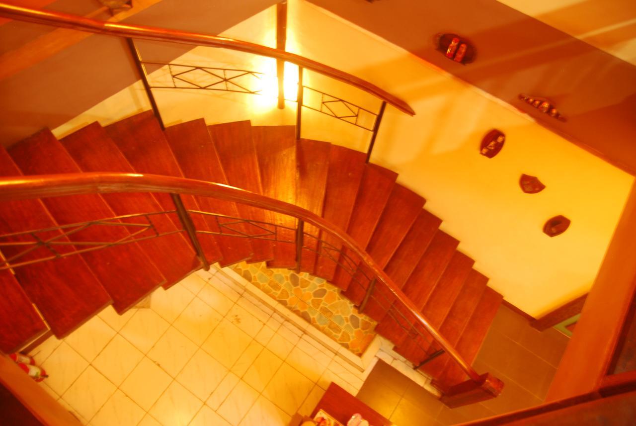 Centro Mactan Suites Lapu-Lapu City Esterno foto