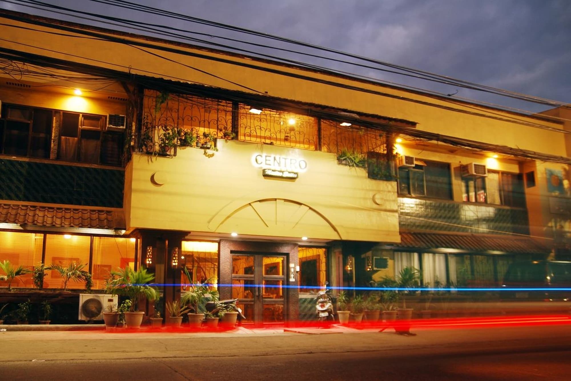 Centro Mactan Suites Lapu-Lapu City Esterno foto
